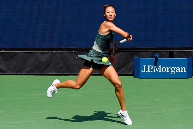 1724764428355034629.jpg (体育)(9)网球——美网:郑钦文晋级第二轮XxjpseC007007_20240827_PEPFN0A001.jpg