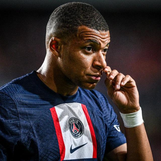 鲸鱼体育-姆巴佩叕思动，牵扯坎波斯，全透明巴黎无奈更无能？