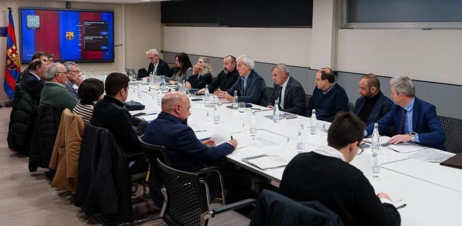 鲸鱼体育-世体：今日巴萨主席正式候选人将出炉，或只有拉波尔塔与丰特