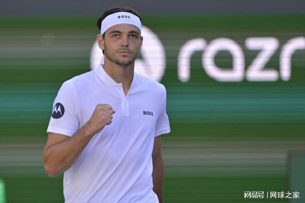 鲸鱼体育在线观看-弗里茨不顾形象上演膝盖断拍神技，丰塞卡入选劳伦斯突破奖惹争议