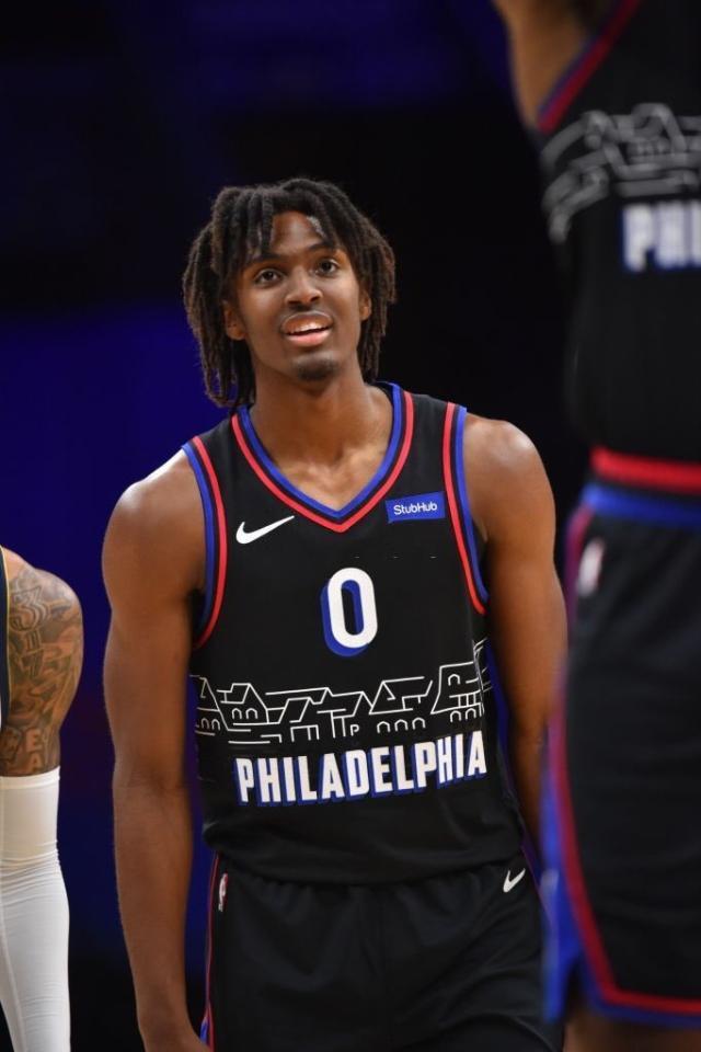 新冠伤病催生“无聊”比赛 没球星没悬念还看什么？