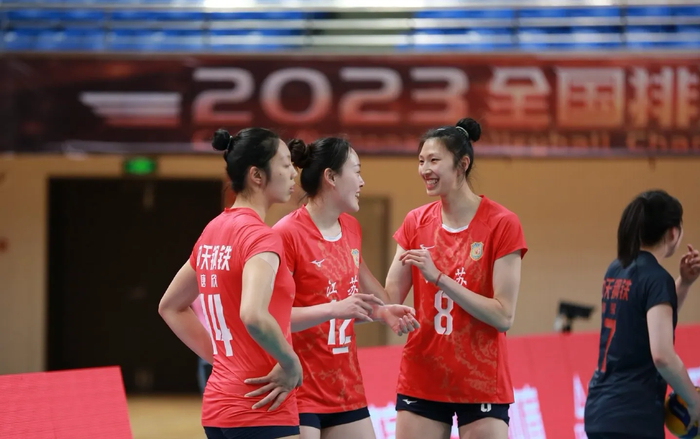 鲸鱼体育电脑版-人才断层式领先！江苏女排锁定2029全运会冠军，33年仍压上海一头|吴梦洁|二传|联赛|上海队|副攻_新浪体育_新浪新闻